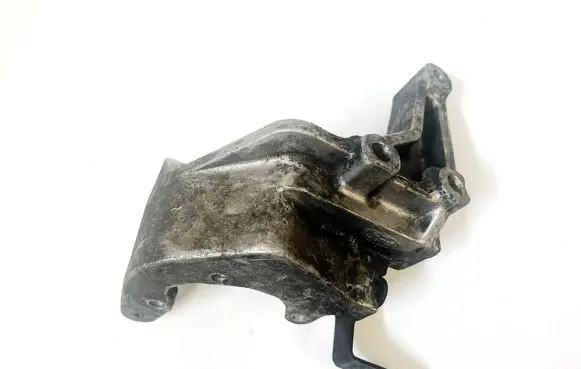 Ford Escort Engine mounting bracket 958F3K738