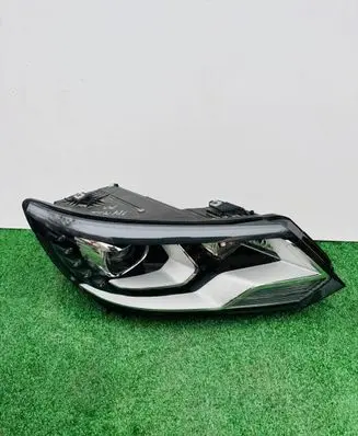 Volkswagen Tiguan Headlight/headlamp 5N1941752