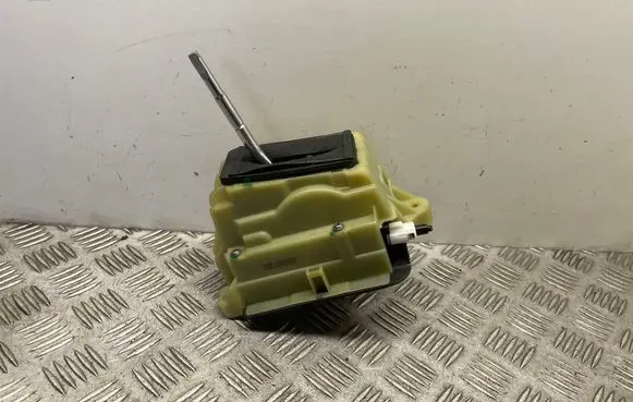 Mercedes-Benz C W204 Gear shifter/selector A2042677524