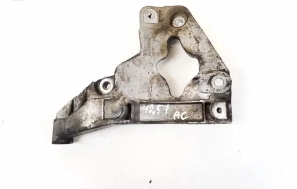 Jeep Grand Cherokee A/C compressor mount bracket 