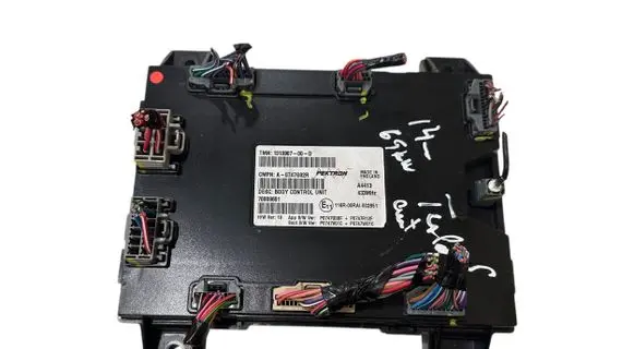 Tesla Model S Comfort/convenience module 101090700D 70009601 A0747G02R