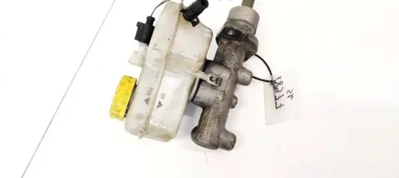 Skoda Fabia Mk1 (6Y) Master brake cylinder
