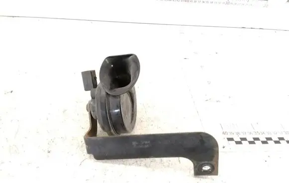 Volkswagen Touareg I Horn signal 7L6951186