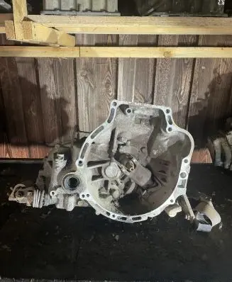 Mazda 323 Manual 5 speed gearbox F522