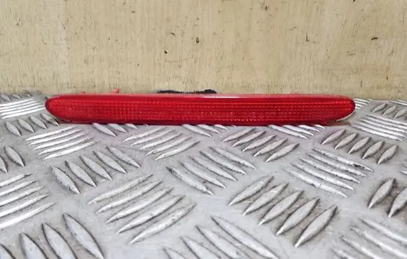 Honda CR-V Rear tail light reflector P3246R