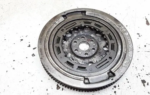 Ford Fiesta Flywheel cm5g7a555cd