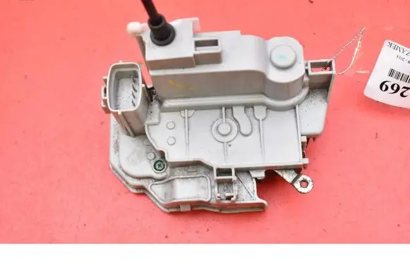 Chrysler Delta Rear door lock 