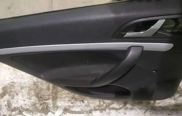 Skoda Octavia Mk2 (1Z) Rear door card panel trim 