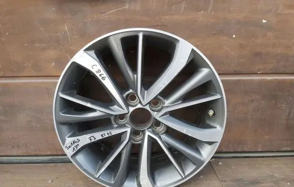 Toyota Auris E180 R17 alloy rim 