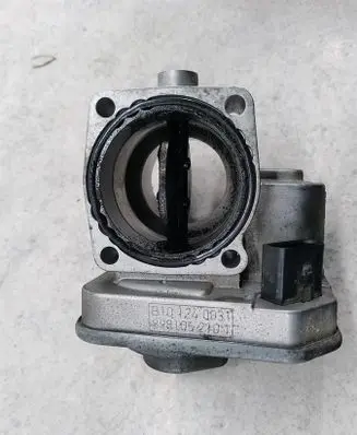 Opel Meriva B Throttle body valve 8981052101
