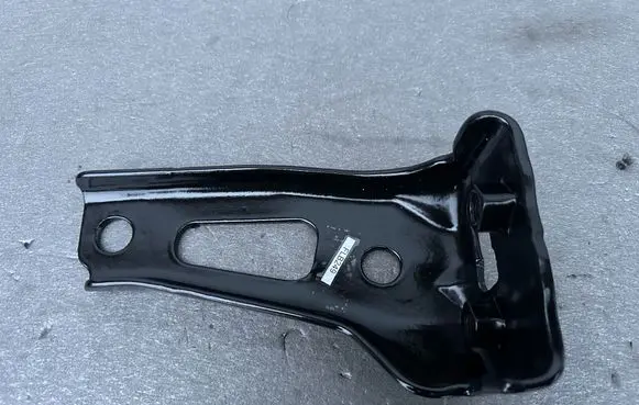 Nissan Patrol Y61 Bumper support mounting bracket corner 62270VC000