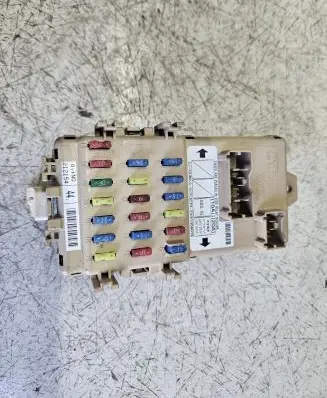 Subaru Impreza II Fuse module LB100601B