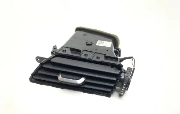 BMW 5 G30 G31 Dash center air vent grill 9329585 9329583