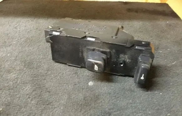 Volvo S60 Electric window control switch 30739078