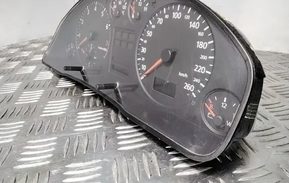 Audi A6 S6 C5 4B Speedometer (instrument cluster) 4B0919860F