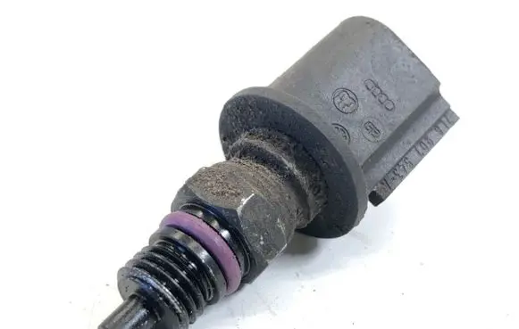 Volkswagen Touareg I Air conditioning (A/C) pressure sensor 7L6907543A