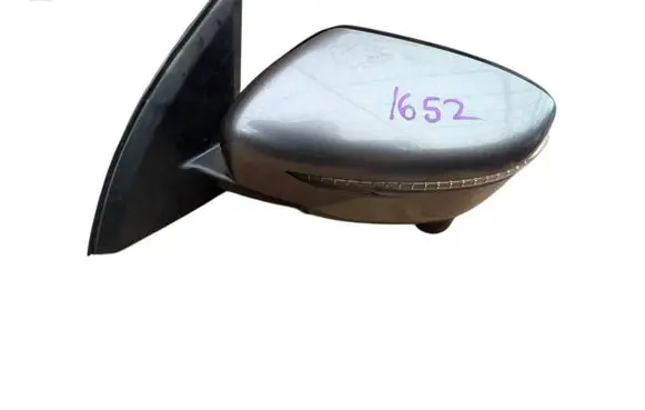 Nissan Qashqai Front door electric wing mirror E11038139