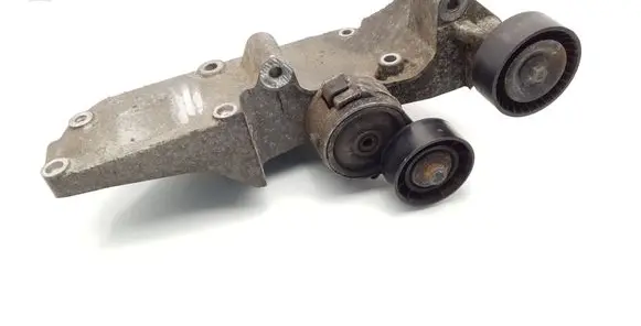 Volvo V70 Generator/alternator bracket 7G9Q10K018AA 9662533080 30777382
