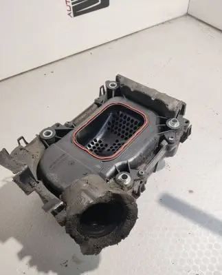 Intake resonator