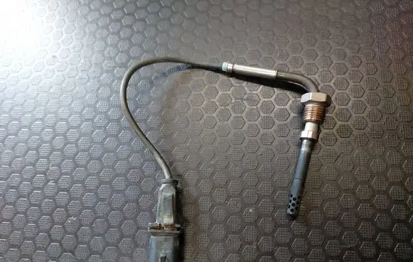 Opel Insignia A Exhaust gas temperature sensor 55566185 1025067301080 FSNBTS200
