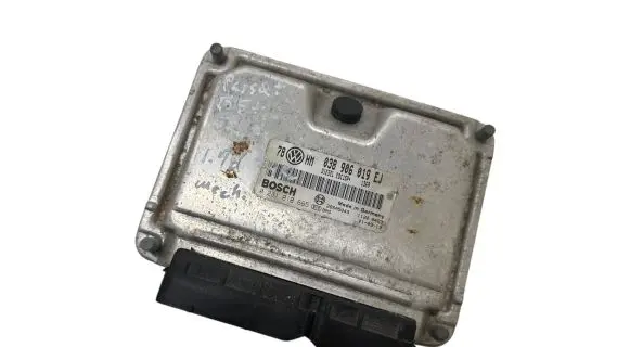 Volkswagen PASSAT B5.5 Engine control unit/module 038906019EJ 28SA5043 0281010665