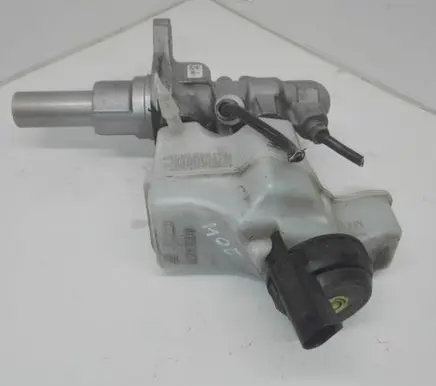 Master brake cylinder