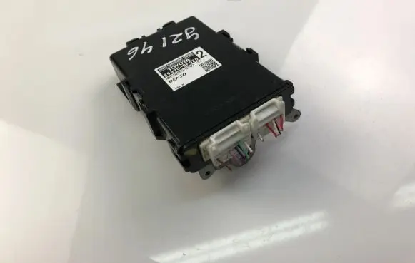 Toyota Avensis Verso Other control units/modules 896900F020