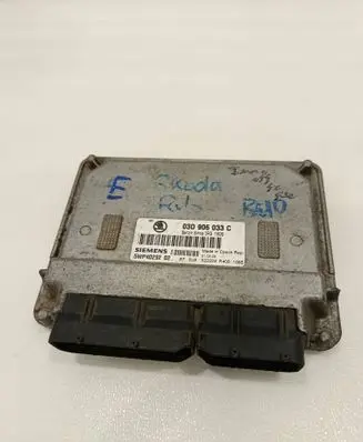Skoda Fabia Mk2 (5J) Engine control unit/module 03D906033C 5WP4029202