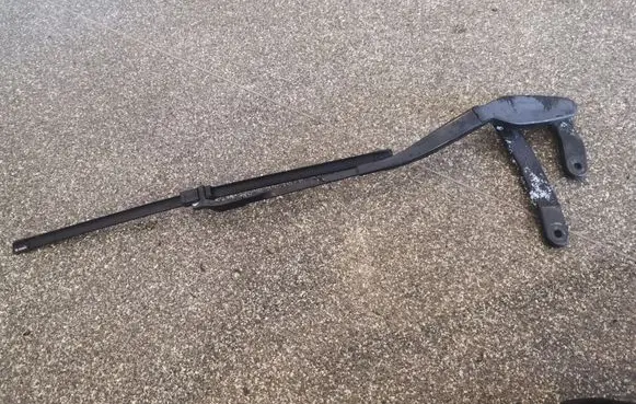 Mercedes-Benz E W212 Front wiper blade arm A2128200944