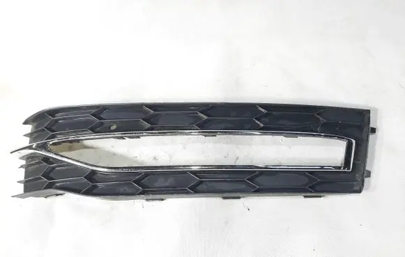 Skoda Superb B8 (3V) Front bumper lower grill 3V0853666B