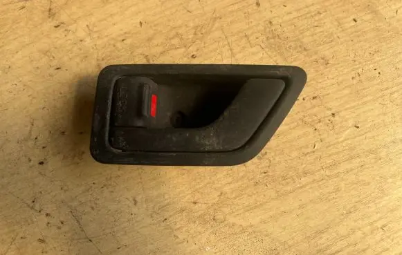 Hyundai Getz Front door interior handle 82611TB010
