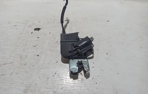 Audi A6 S6 C6 4F Tailgate/trunk/boot lock/catch/latch 4E0827645
