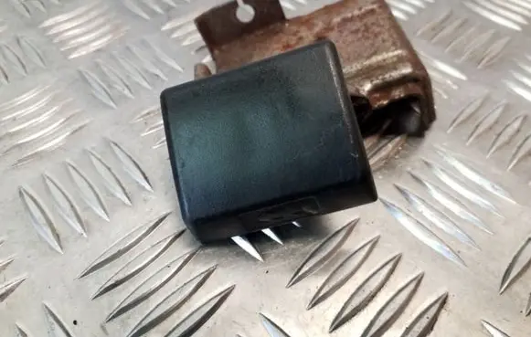 Engine bonnet (hood) release handle