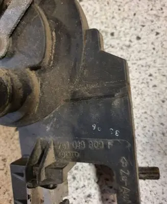 Volkswagen Multivan T4 Coolant heater control valve 701819809F