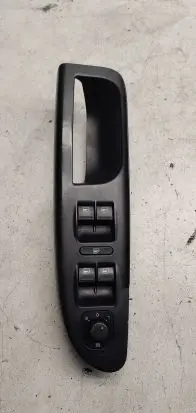 Volkswagen PASSAT B6 Front door window switch trim 3c1867171b
