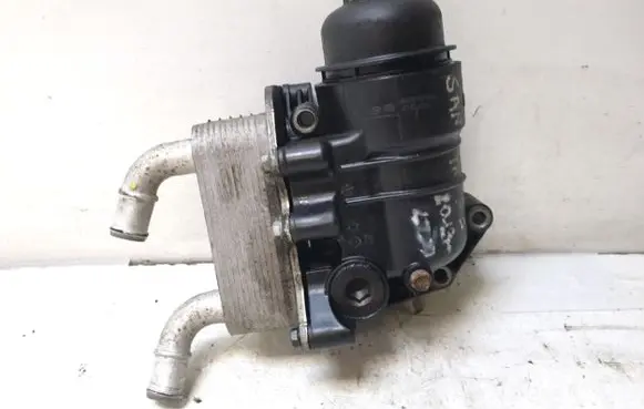 Hyundai Santa Fe Oil filter mounting bracket