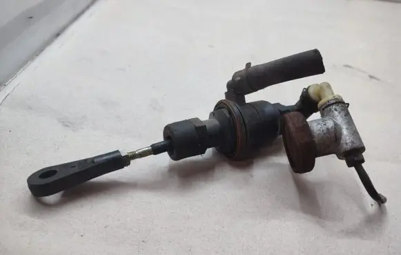 KIA Sportage Clutch master cylinder