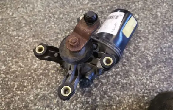 Opel Frontera A Wiper motor 22107955
