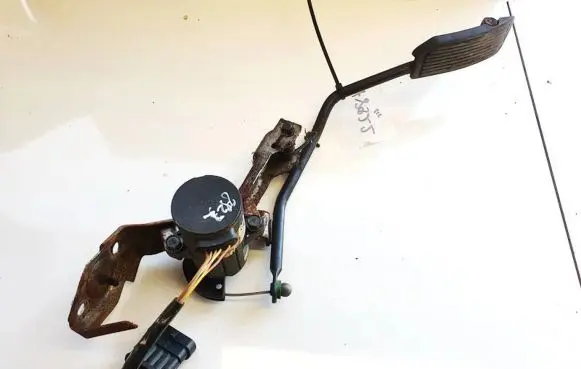 Nissan Primera Accelerator throttle pedal 0281002250 967301312