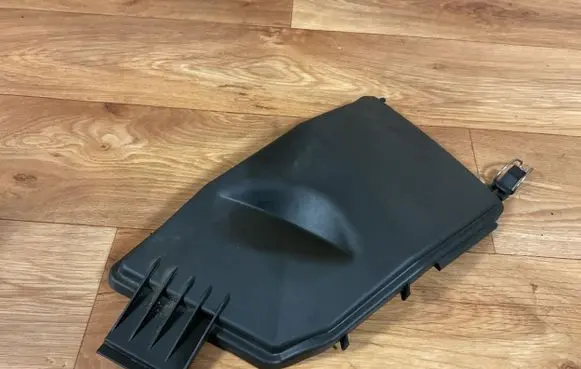 Mercedes-Benz C W203 Fuse box cover 2035450203