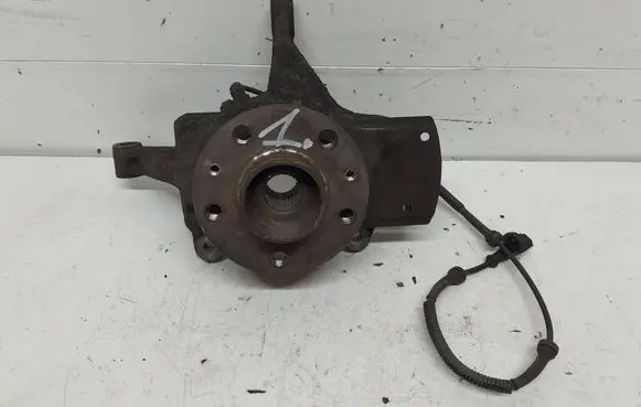 Opel Vivaro Front wheel hub 