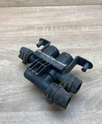 BMW 5 E60 E61 Coolant heater control valve 6931708