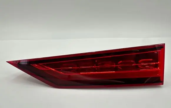Tailgate rear/tail lights
