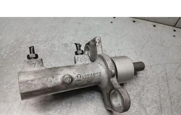 Audi A4 S4 B5 8D Master brake cylinder 