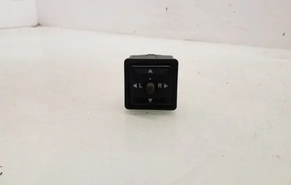 Mitsubishi Pajero Wing mirror switch