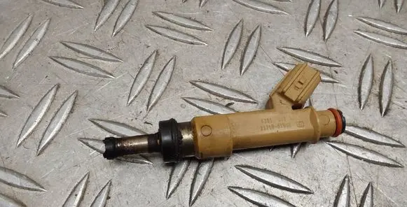 Toyota Auris E180 Fuel injector 232500T030