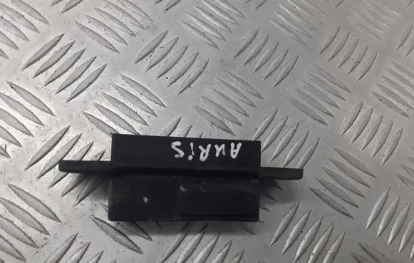 Toyota Auris 150 Tailgate/boot open switch button 