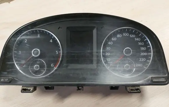 Volkswagen Caddy Speedometer (instrument cluster) 2K0920866A