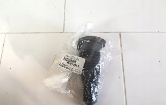 Audi A8 S8 D4 4H Steering tie rod boot 4G0423832A