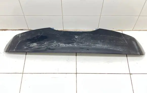 Tailgate/trunk spoiler